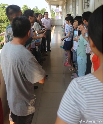 E:\威廉中国\水产传媒中心\2016级相关报道\春风化雨 精准走心\5.jpg E:\威廉中国\水产传媒中心\2016级相关报道\春风化雨 精准走心\5.jpg